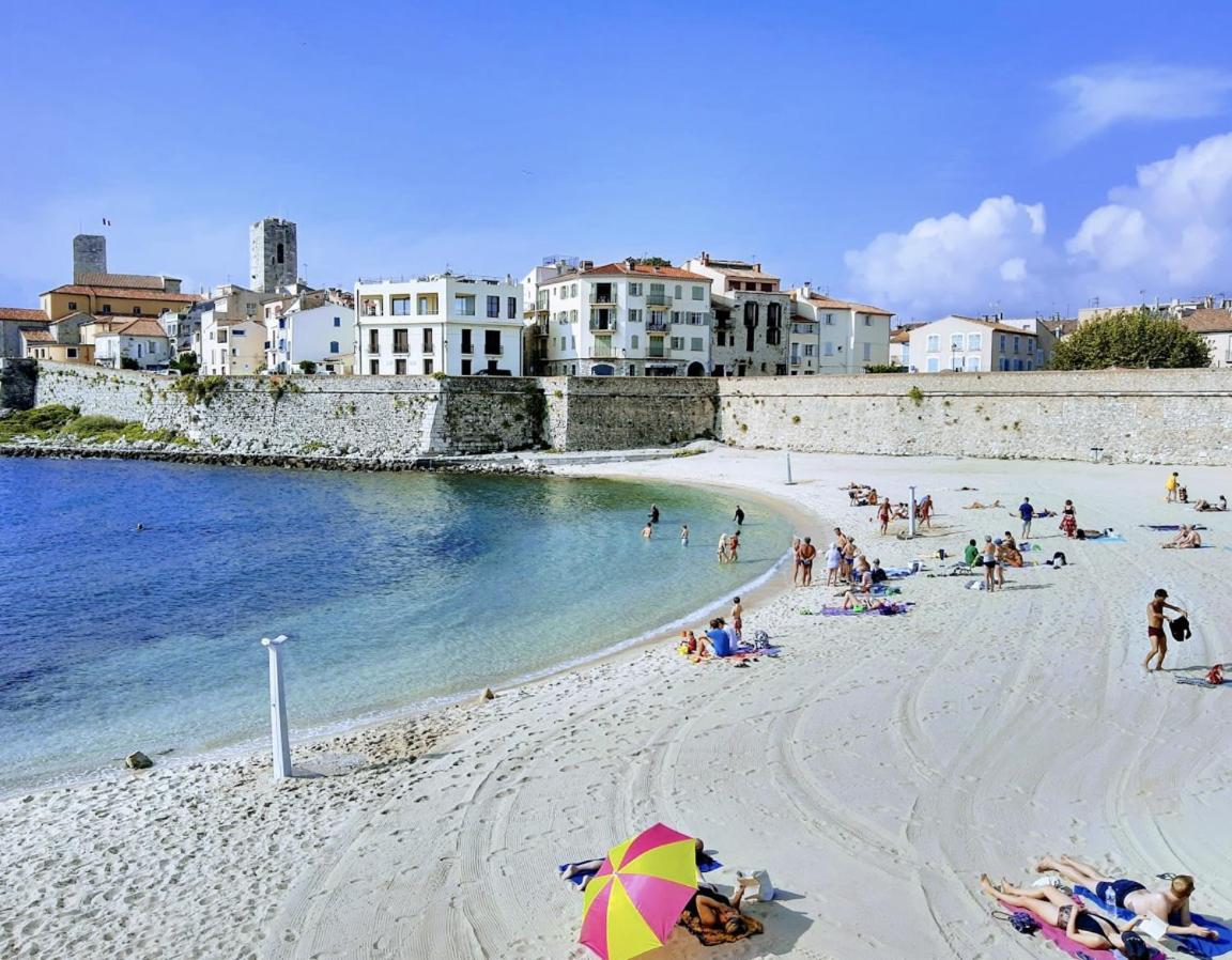 Vue Mer Et Remparts. Entre Vieille Ville Et Plages Antibes Exterior photo